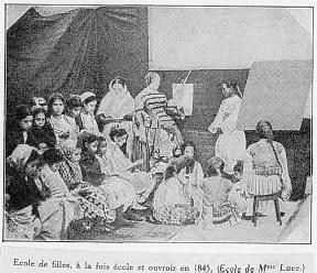 Ecole de filles,  la fois cole et ouvroir en 1845. (cole de Mme Luce.)