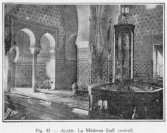 FIG. 81. - Alger: La Mdersa, hall central