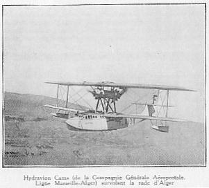 Hydravion Cams (de la Compagnie Gnrale Aropostale. Ligne Marseille-Alger) survolant la rade d'Alger
